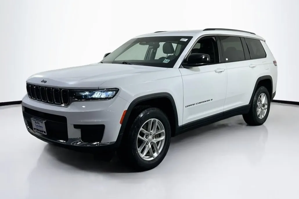 2021 Jeep Grand Cherokee Laredo photo 1
