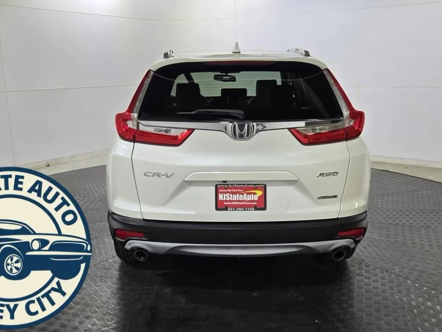 2017 Honda CR-V Touring photo 1