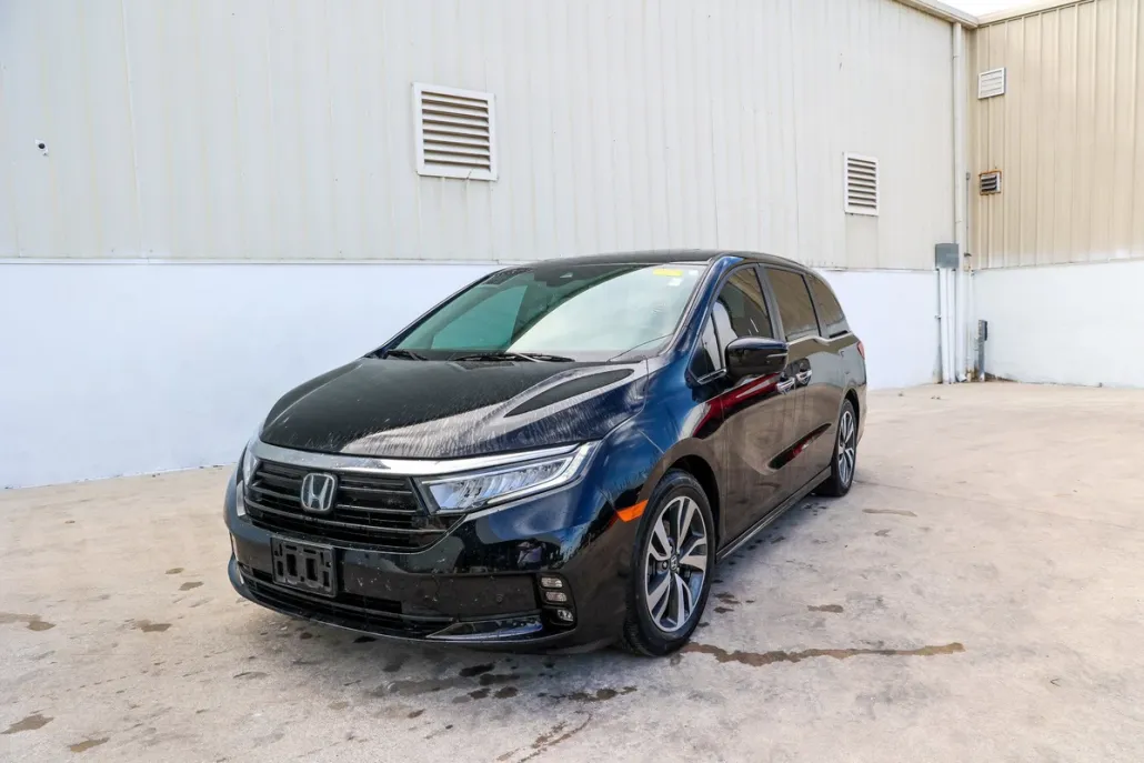 2022 Honda Odyssey Touring photo 1