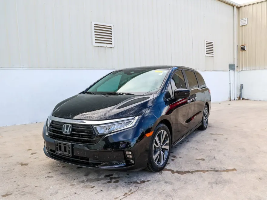 2022 Honda Odyssey Touring photo 1