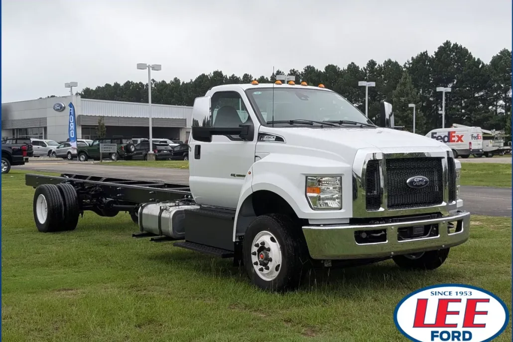 2026 Ford F-650 photo 1