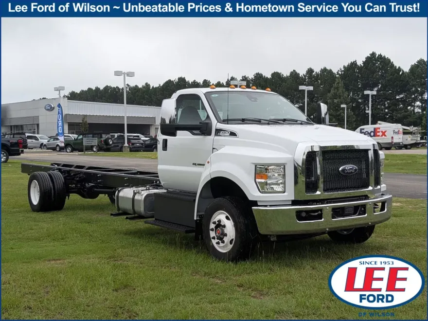 2026 Ford F-650 photo 1