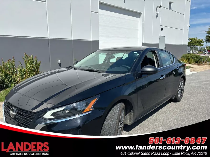 2024 Nissan Altima 2.5 SV photo 1