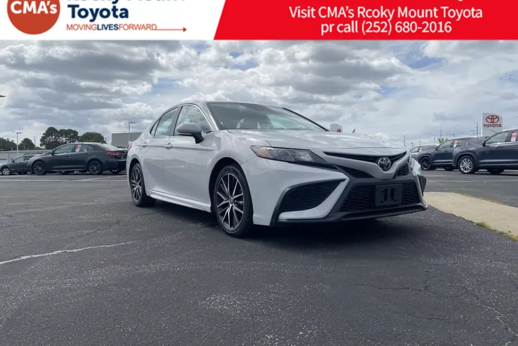 2023 Toyota Camry SE photo 1