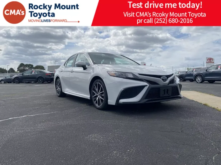 2023 Toyota Camry SE photo 1