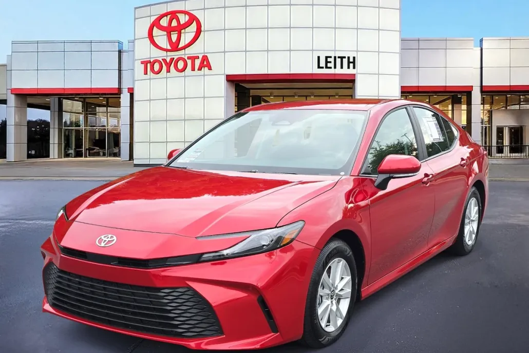 2025 Toyota Camry LE photo 1