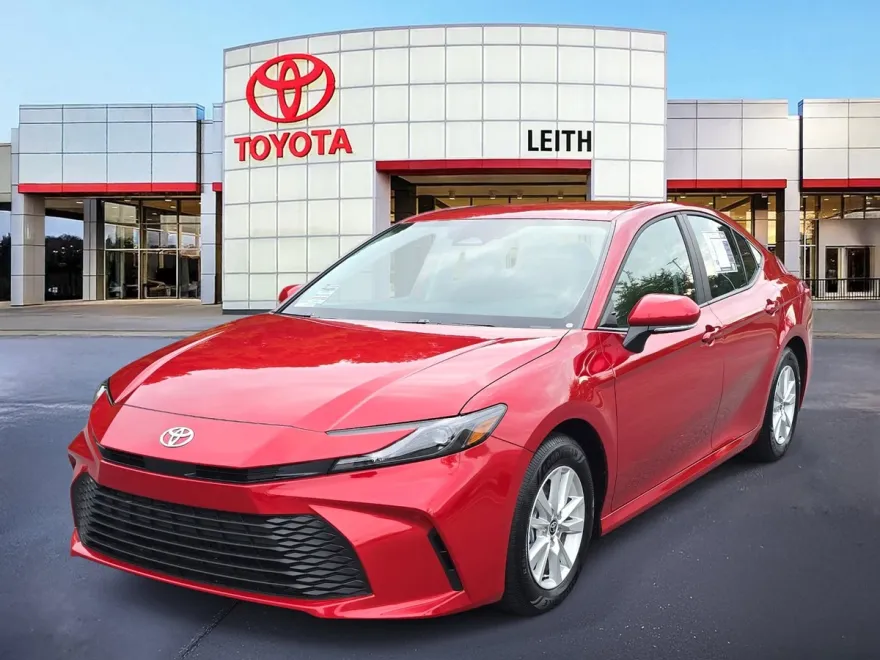 2025 Toyota Camry LE photo 1