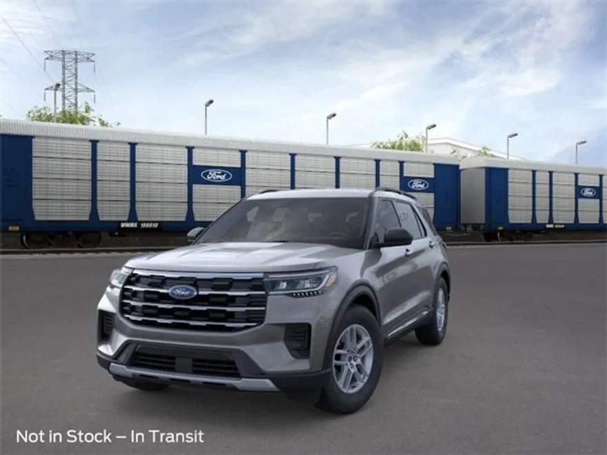 2025 Ford Explorer photo 1