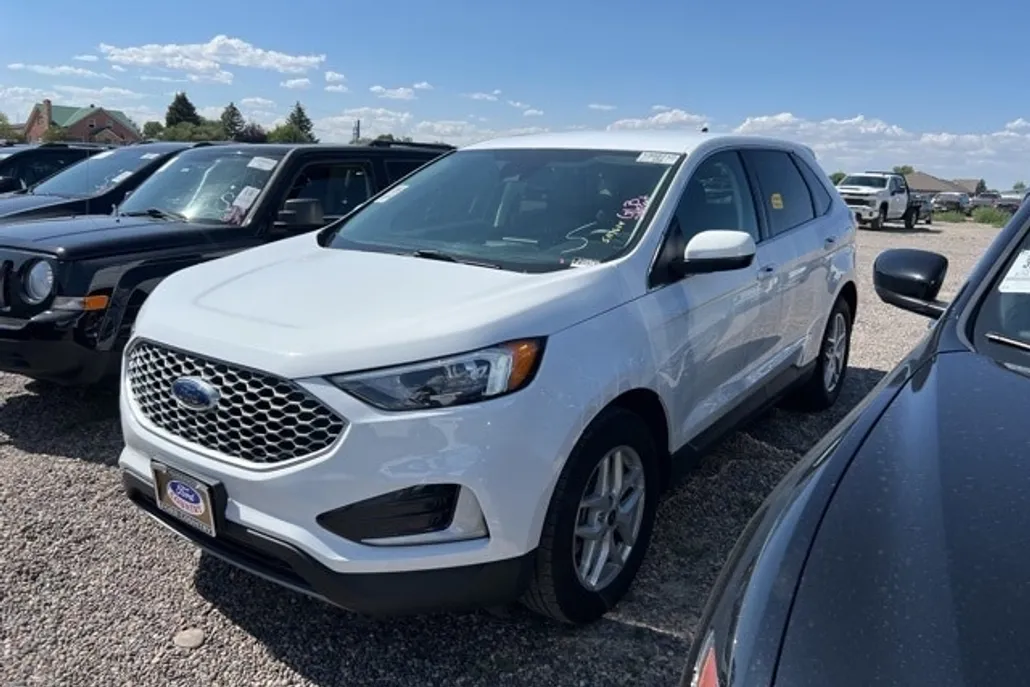 2024 Ford Edge SEL photo 1