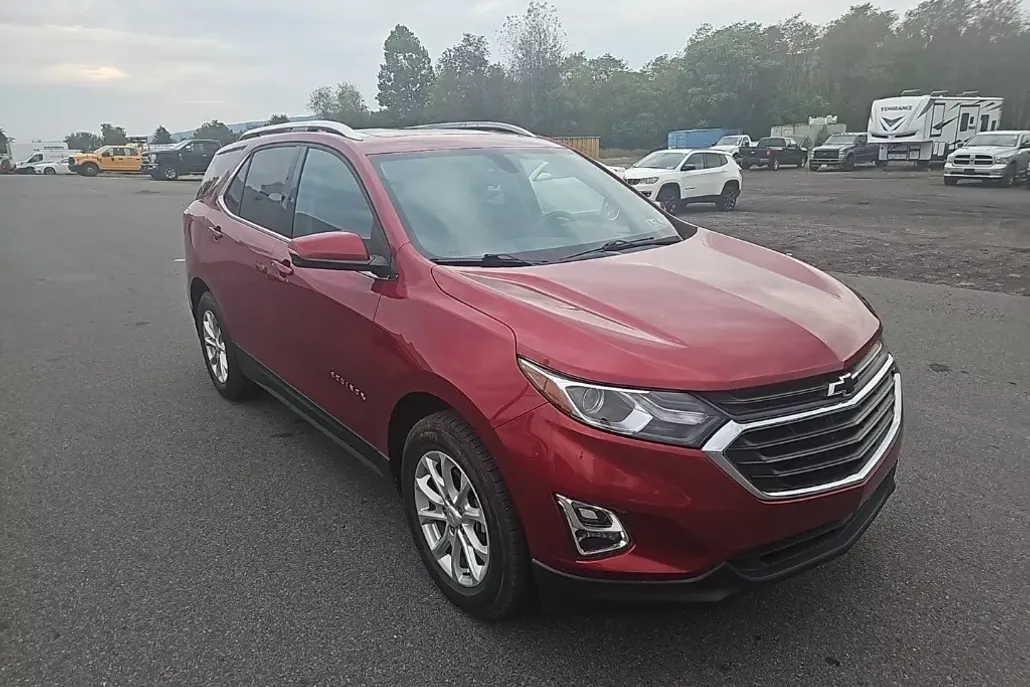 2019 Chevrolet Equinox LT photo 1