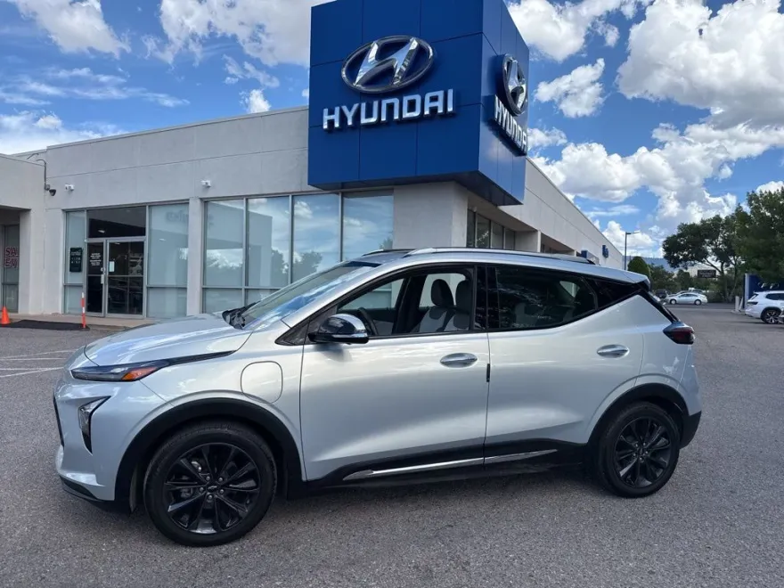 2022 Chevrolet Bolt EUV Premier photo 1
