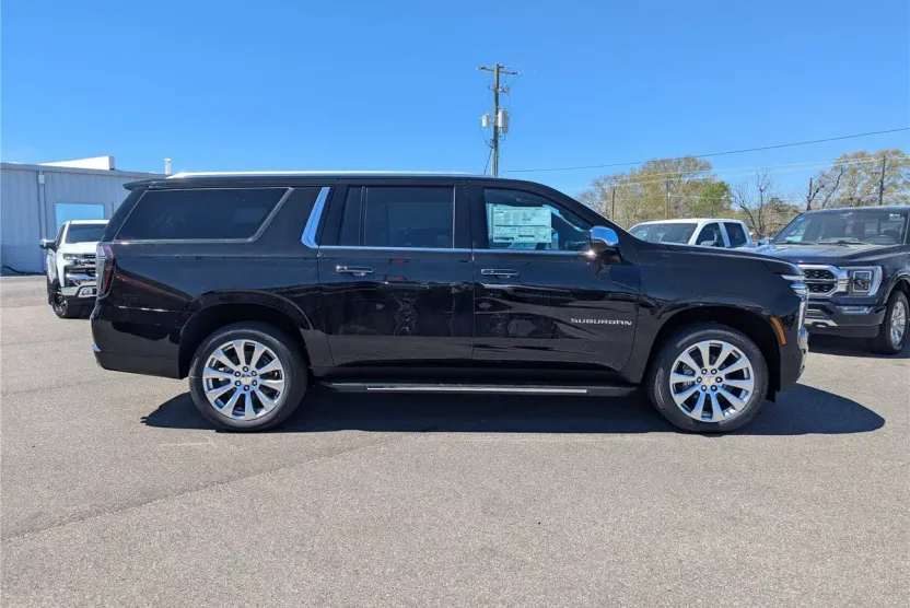 2025 Chevrolet Suburban Premier photo 1