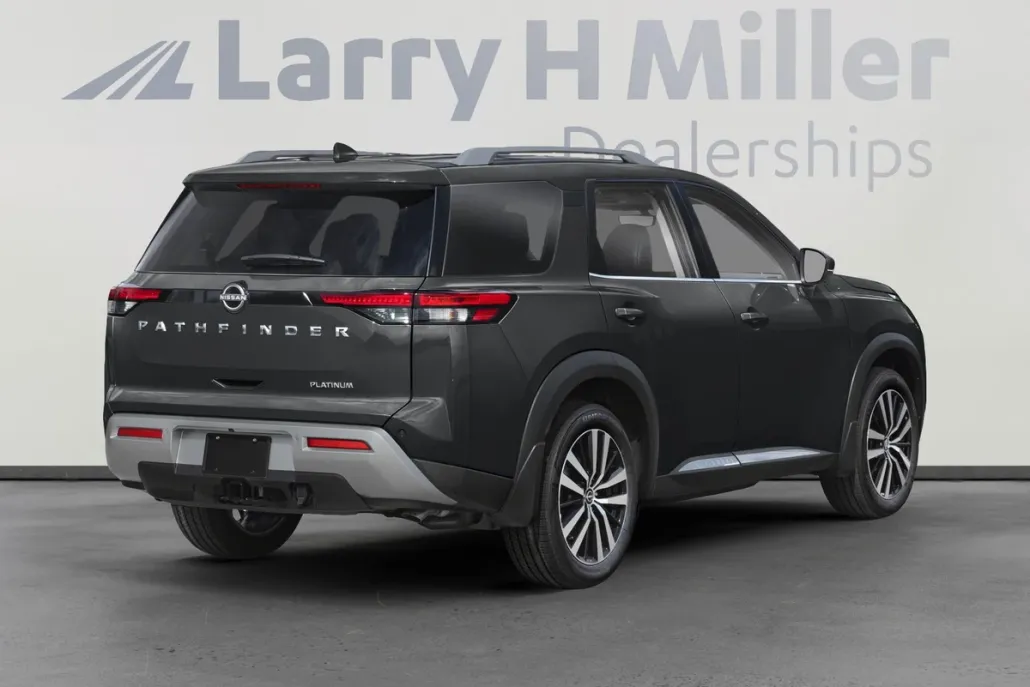 2025 Nissan Pathfinder Platinum photo 1