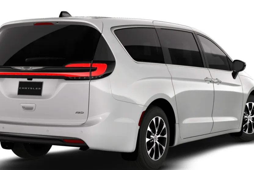2026 Chrysler Pacifica photo 1