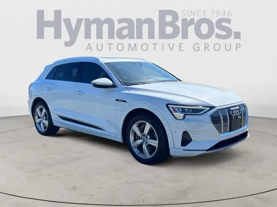 2019 Audi e-tron Premium Plus photo 1