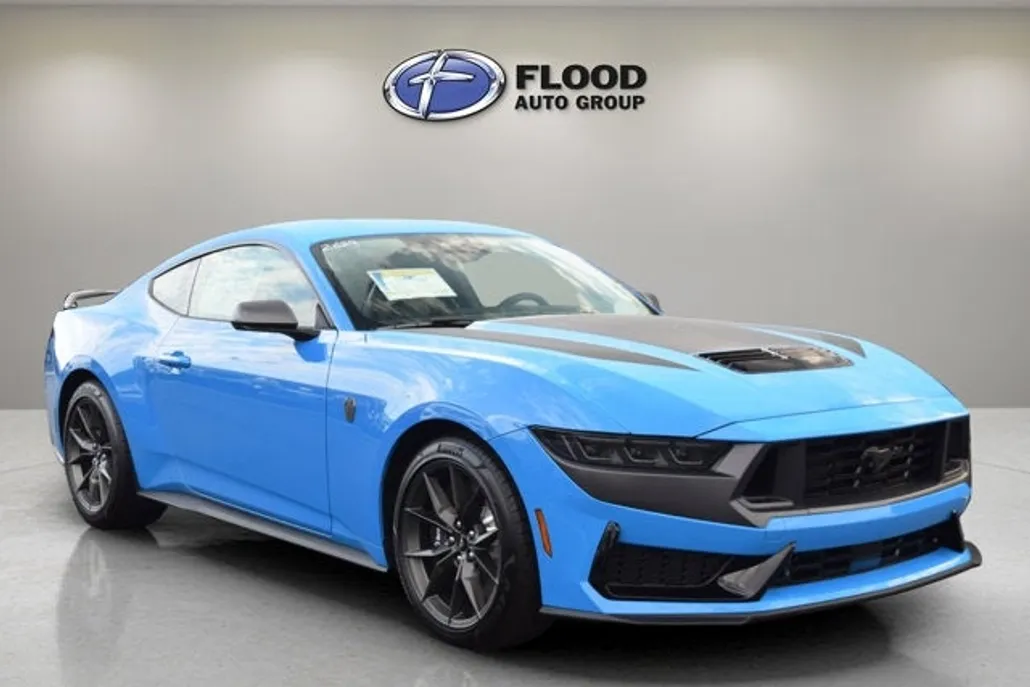 2025 Ford Mustang Dark Horse photo 1