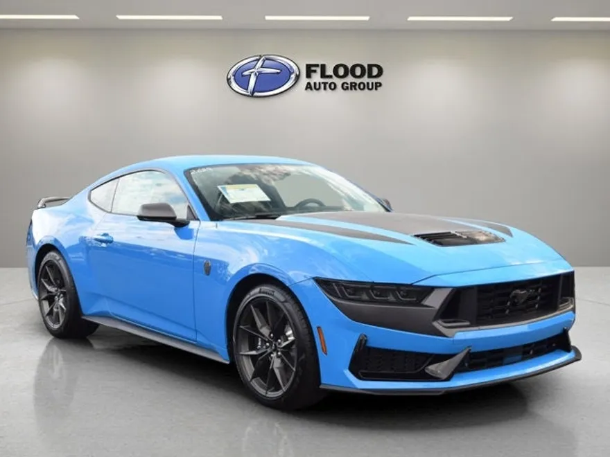 2025 Ford Mustang Dark Horse photo 1
