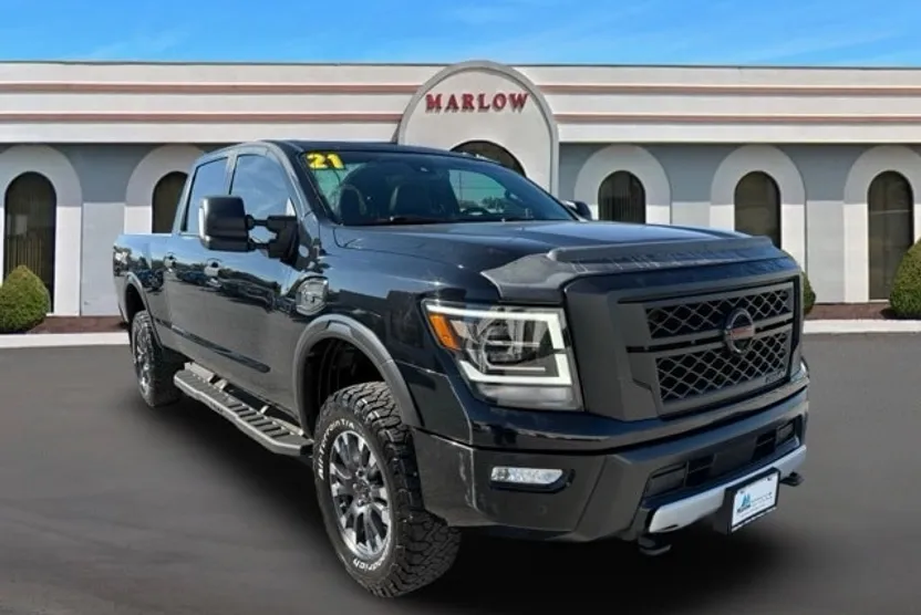 2021 Nissan Titan PRO-4X photo 1