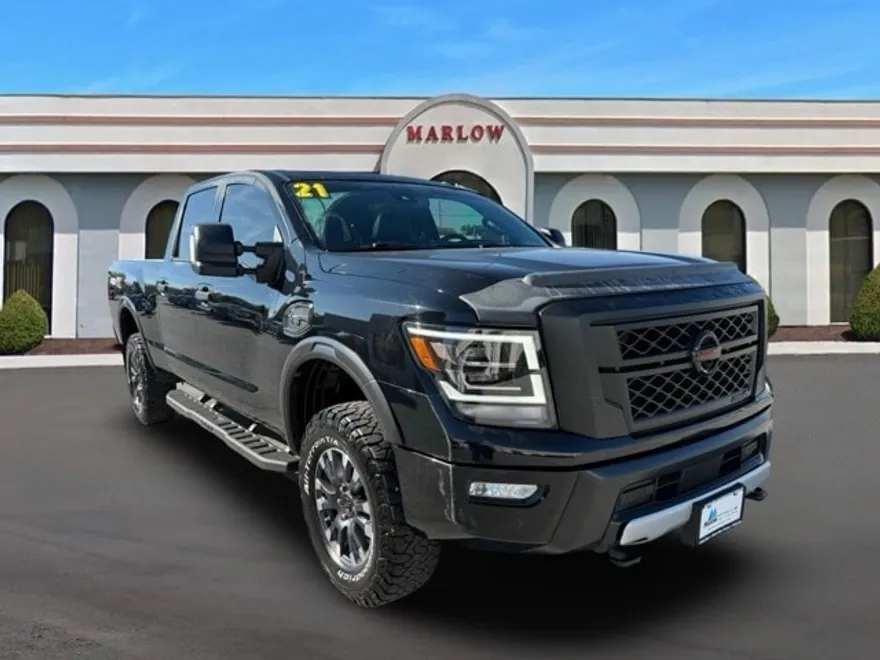 2021 Nissan Titan PRO-4X photo 1
