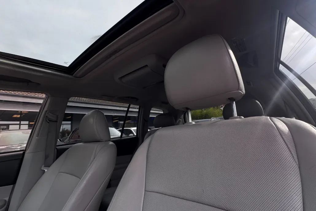 2012 Toyota Highlander Limited photo 1