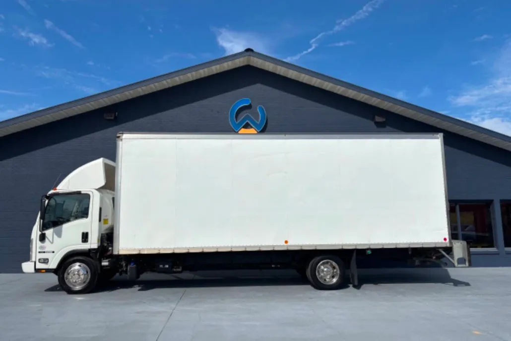 2017 Isuzu NQR photo 1