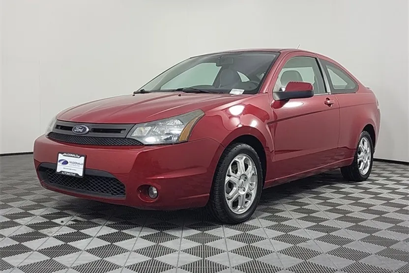 2010 Ford Focus SE photo 1
