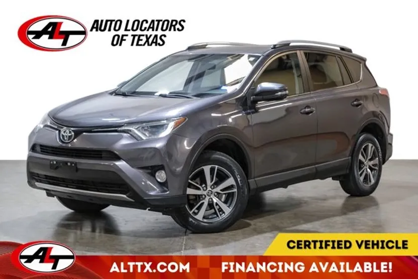 2016 Toyota RAV4 XLE photo 1