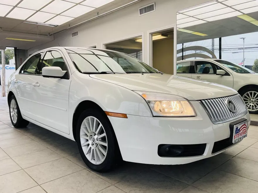 2009 Mercury Milan Premier photo 1