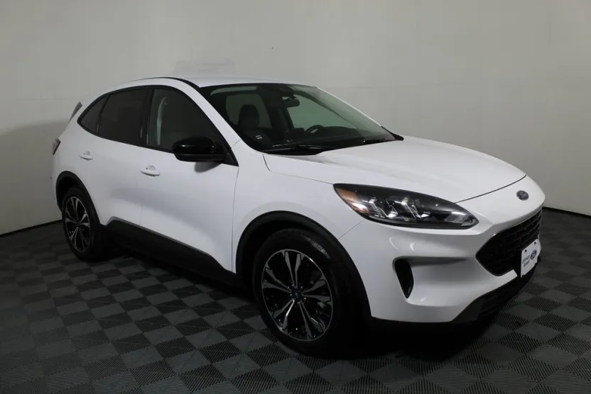2022 Ford Escape SE Hybrid photo 1