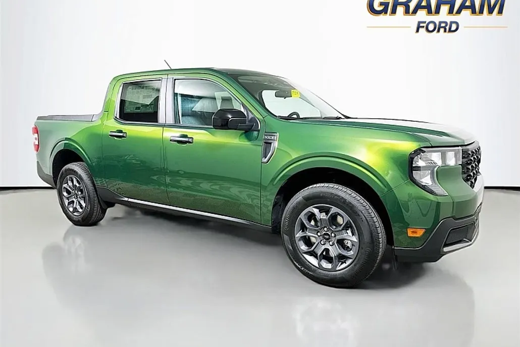 2025 Ford Maverick XLT photo 1