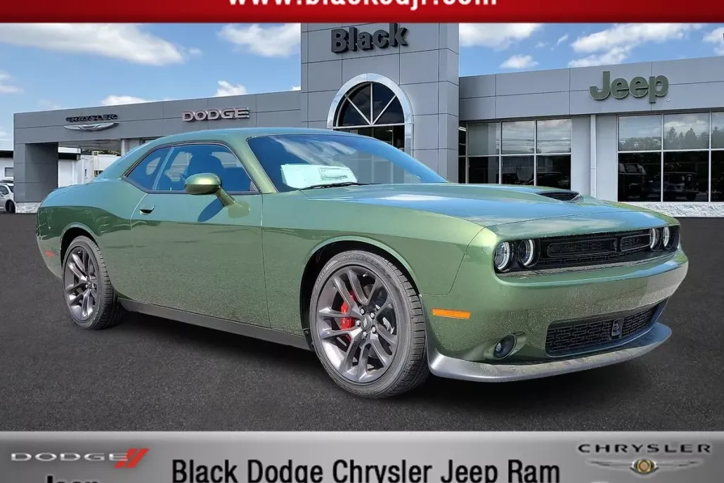 2023 Dodge Challenger GT photo 1