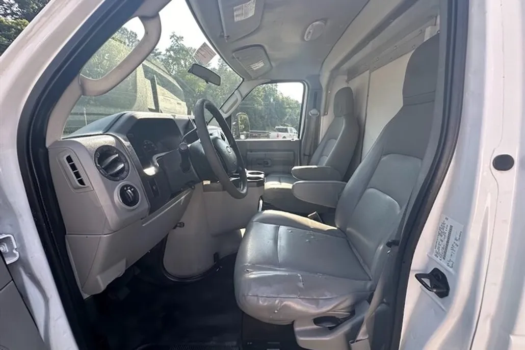 2012 Ford E-350 photo 1