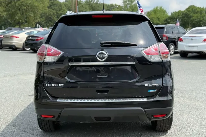 2014 Nissan Rogue SL photo 1