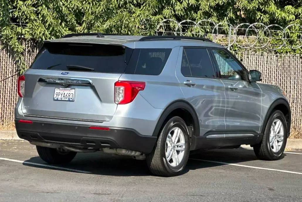 2024 Ford Explorer XLT photo 1