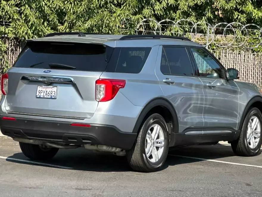 2024 Ford Explorer XLT photo 1