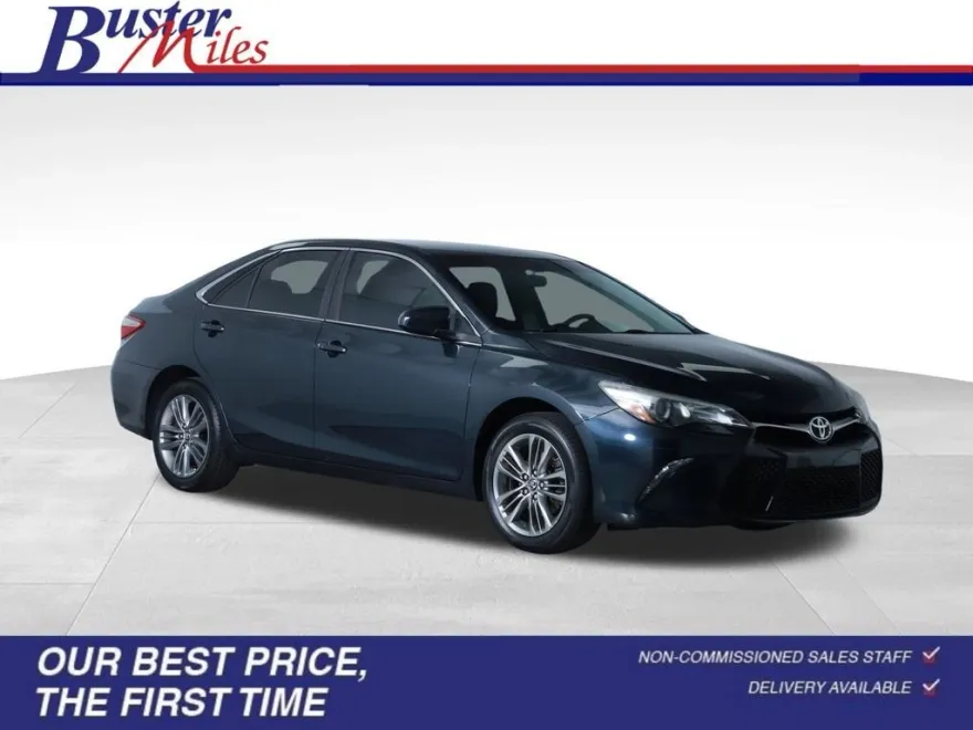2017 Toyota Camry XLE photo 1