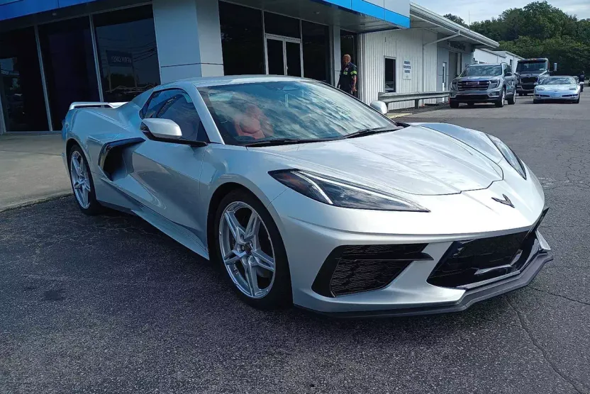2024 Chevrolet Corvette Stingray 2LT photo 1