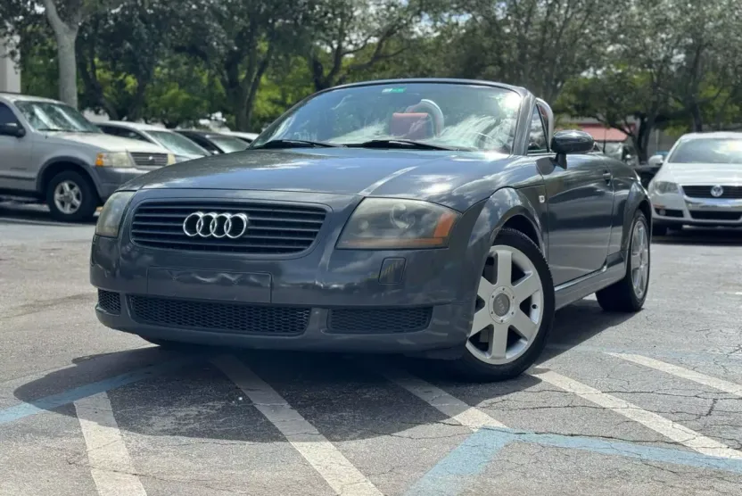 2002 Audi TT Roadster photo 1