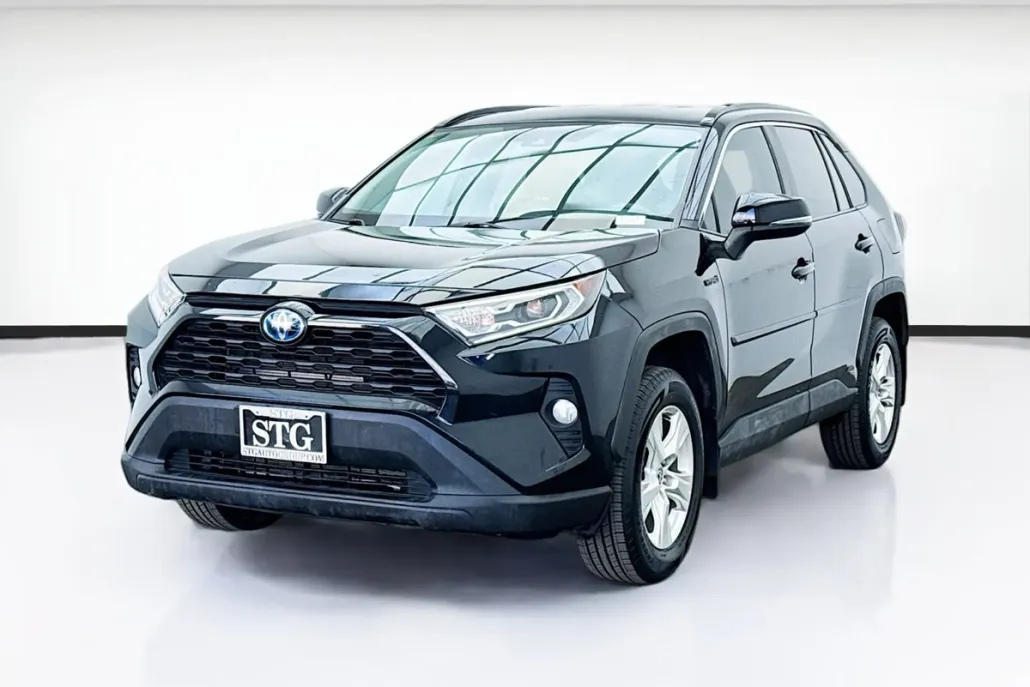 2021 Toyota RAV4 Hybrid XLE photo 1