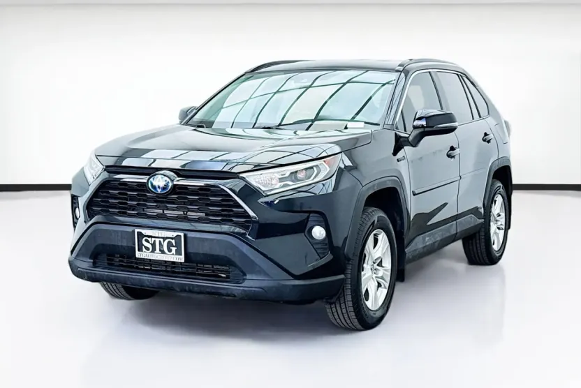 2021 Toyota RAV4 Hybrid XLE photo 1