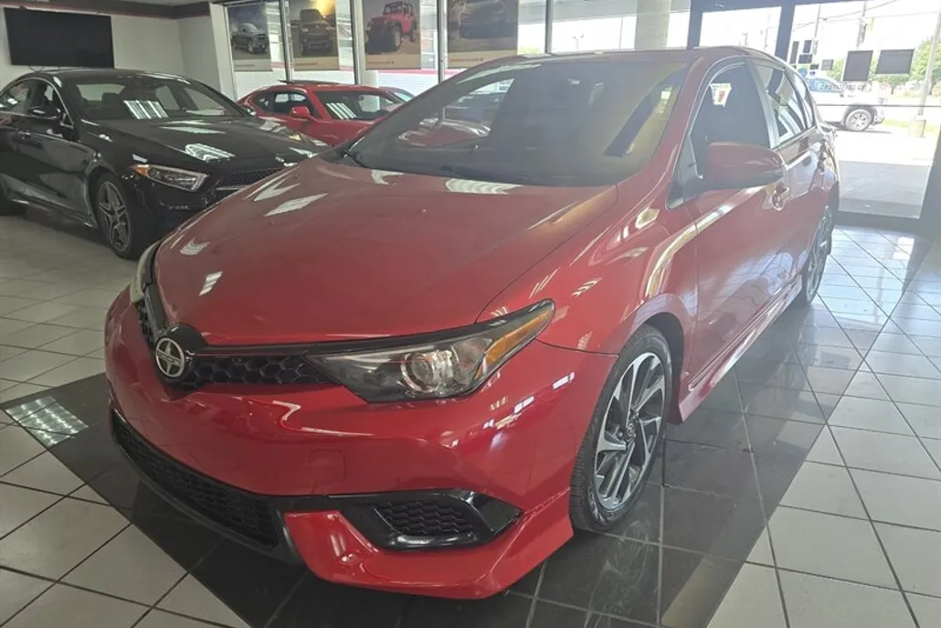 2016 Scion iM Base photo 1