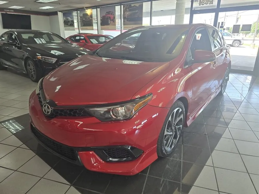 2016 Scion iM Base photo 1