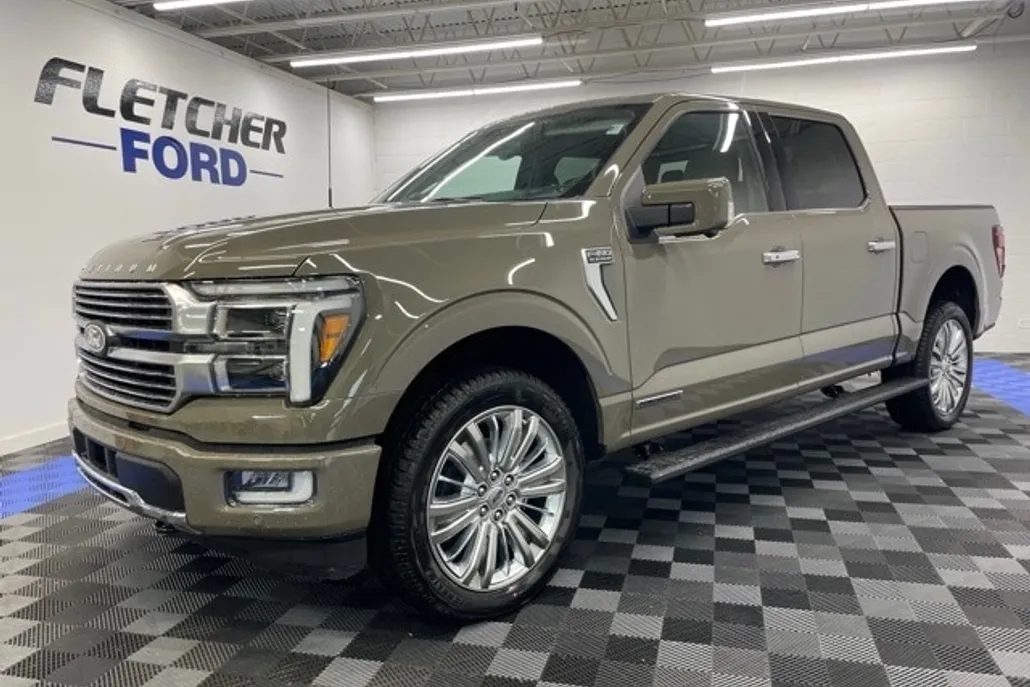2025 Ford F-150 Platinum photo 1