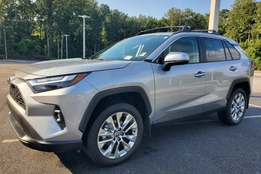 2025 Toyota RAV4 XLE Premium photo 1