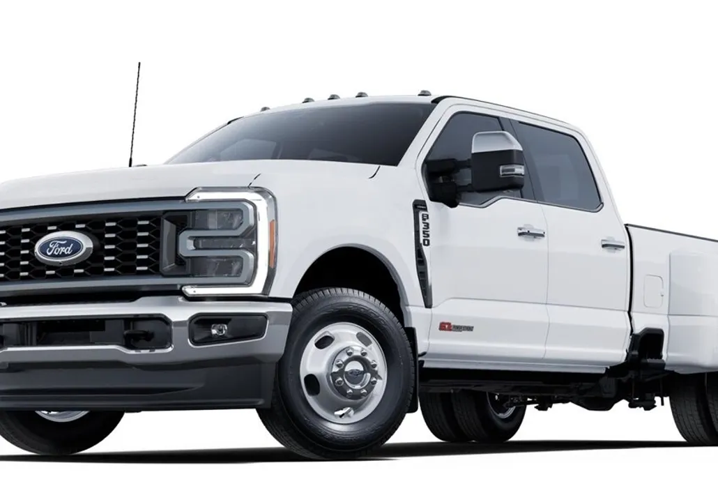 2025 Ford F-350 Lariat photo 1