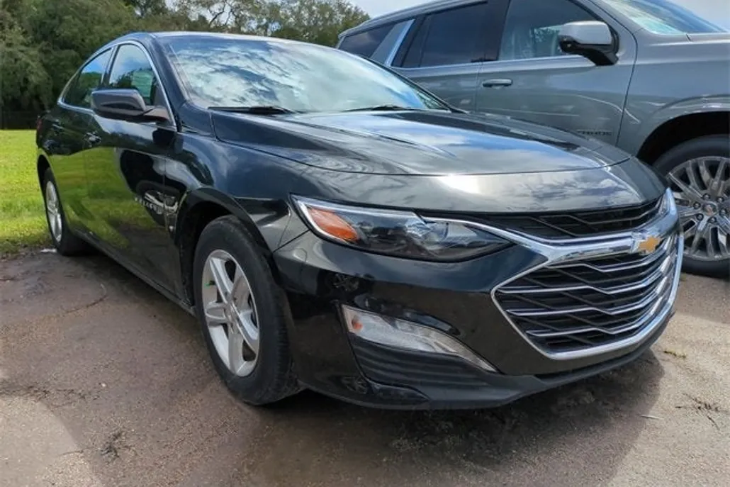 2024 Chevrolet Malibu 1LT photo 1