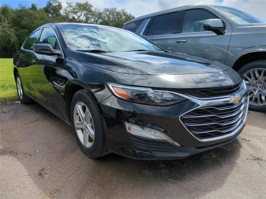 2024 Chevrolet Malibu 1LT photo 1