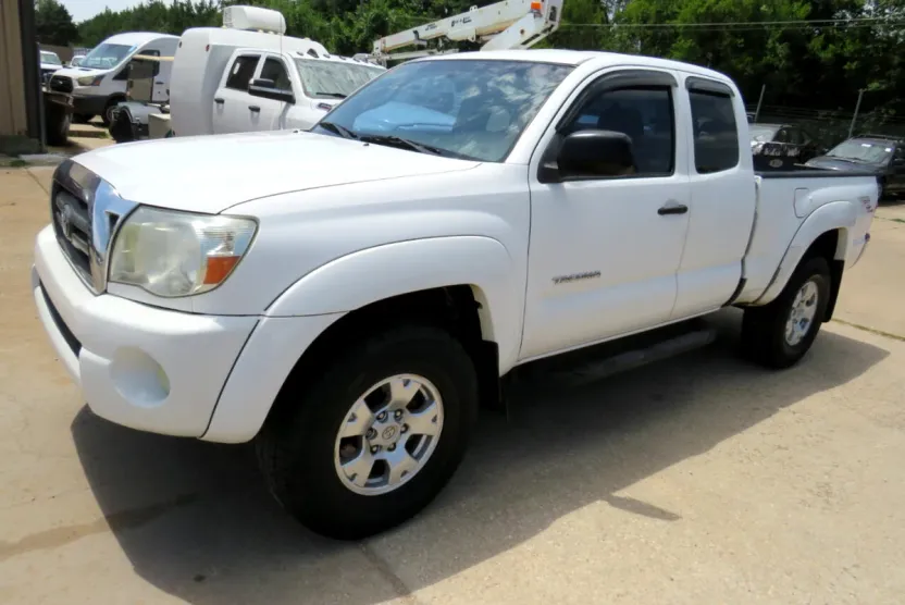 2008 Toyota Tacoma PreRunner Access Cab V6 photo 1