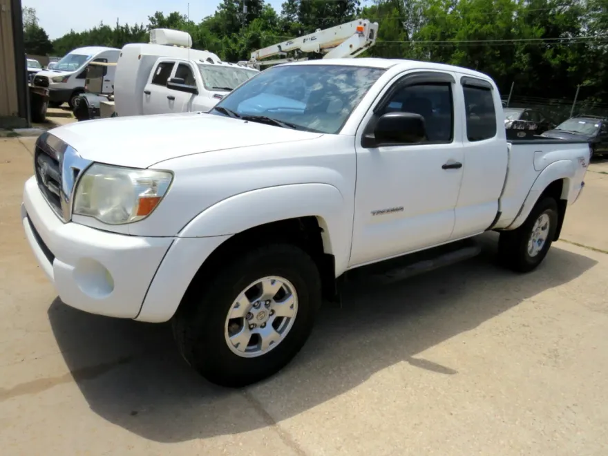 2008 Toyota Tacoma PreRunner Access Cab V6 photo 1