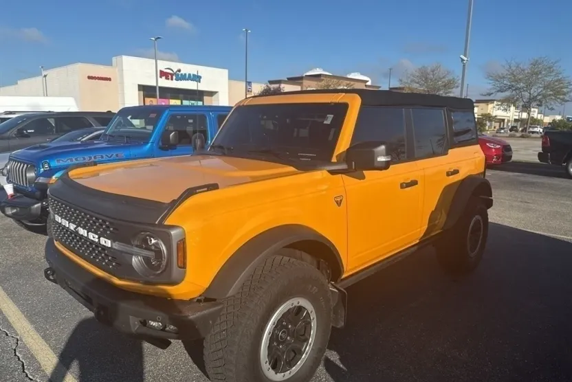 2022 Ford Bronco Base Big Bend Black Diamond Outer Banks Badlands Wildtrak Everglades photo 1